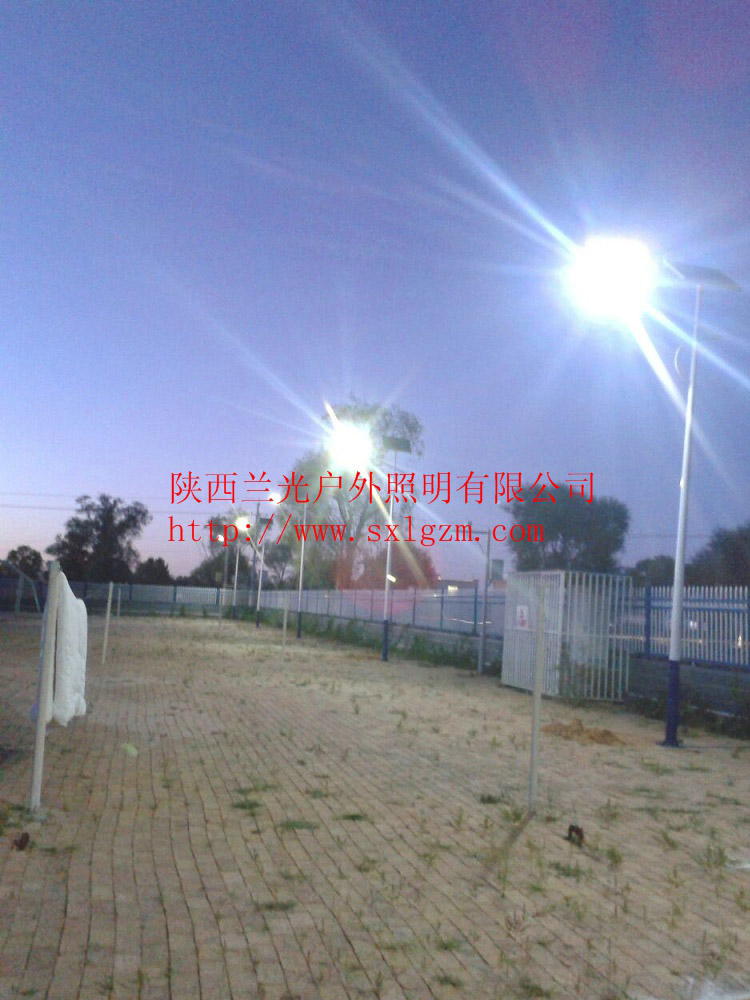 8米太陽(yáng)能路燈廠家 8米太陽(yáng)能路燈廠家